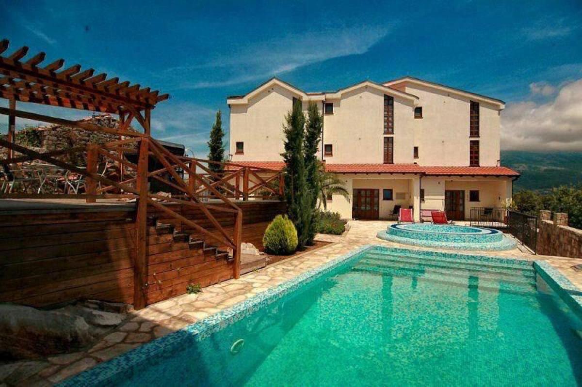 Exclusive apartment just steps from the sea with panoramic views – Bigovo 21