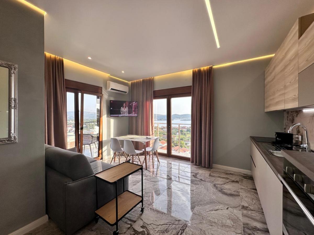 One-bedroom apartment with sea view, Tivat