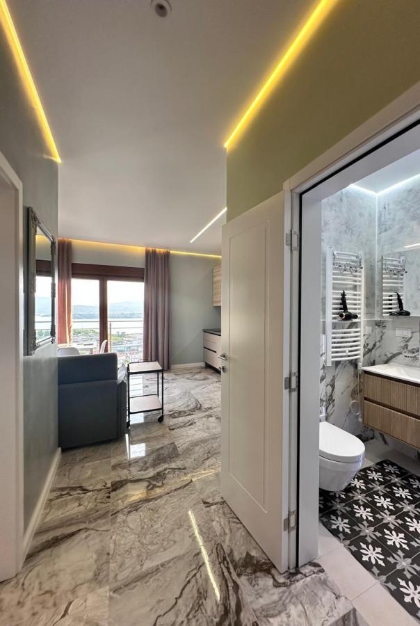 One-bedroom apartment with sea view, Tivat 2