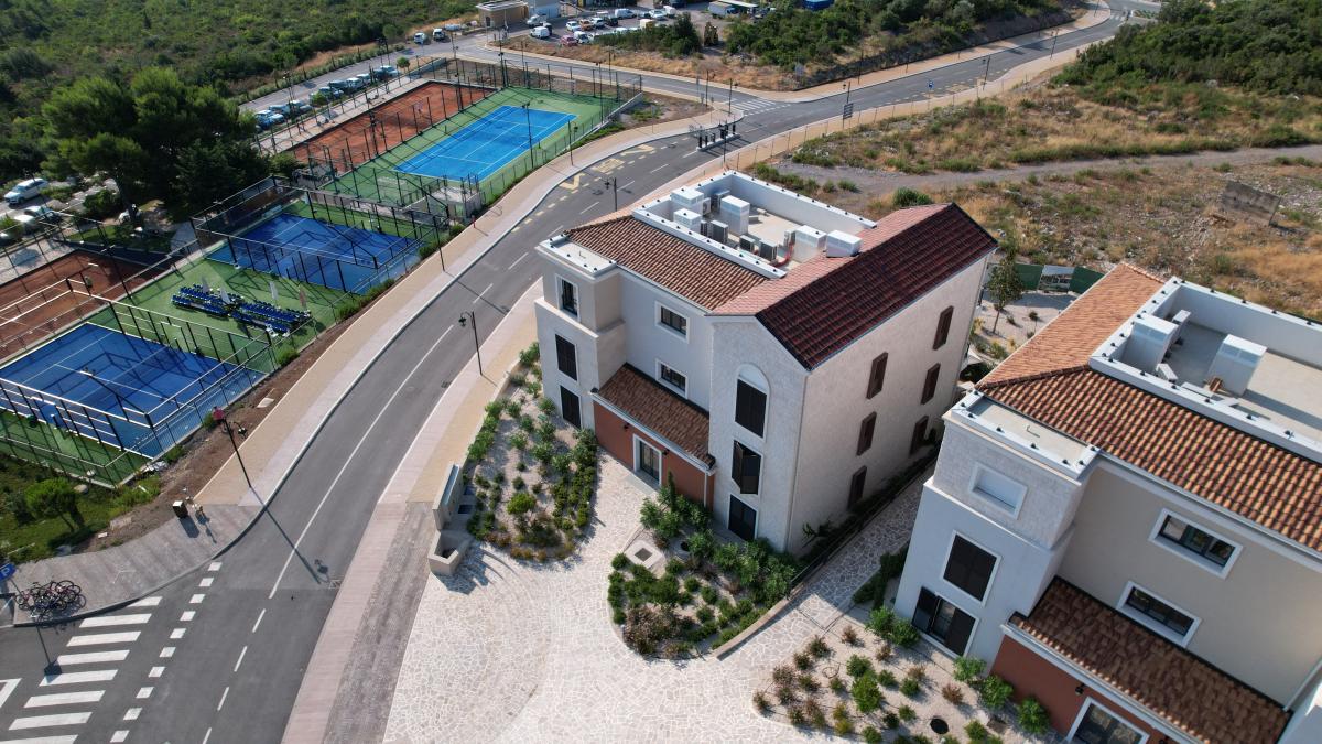 Dvosoban stan u Tivtu, 98m² 2