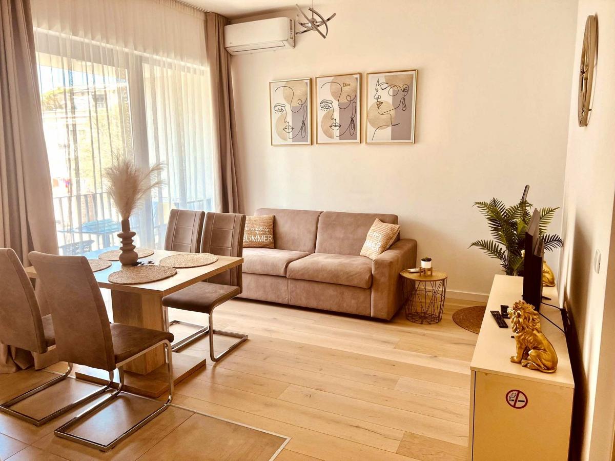 One-Bedroom Apartment for Rent in Tivat – Prime Location