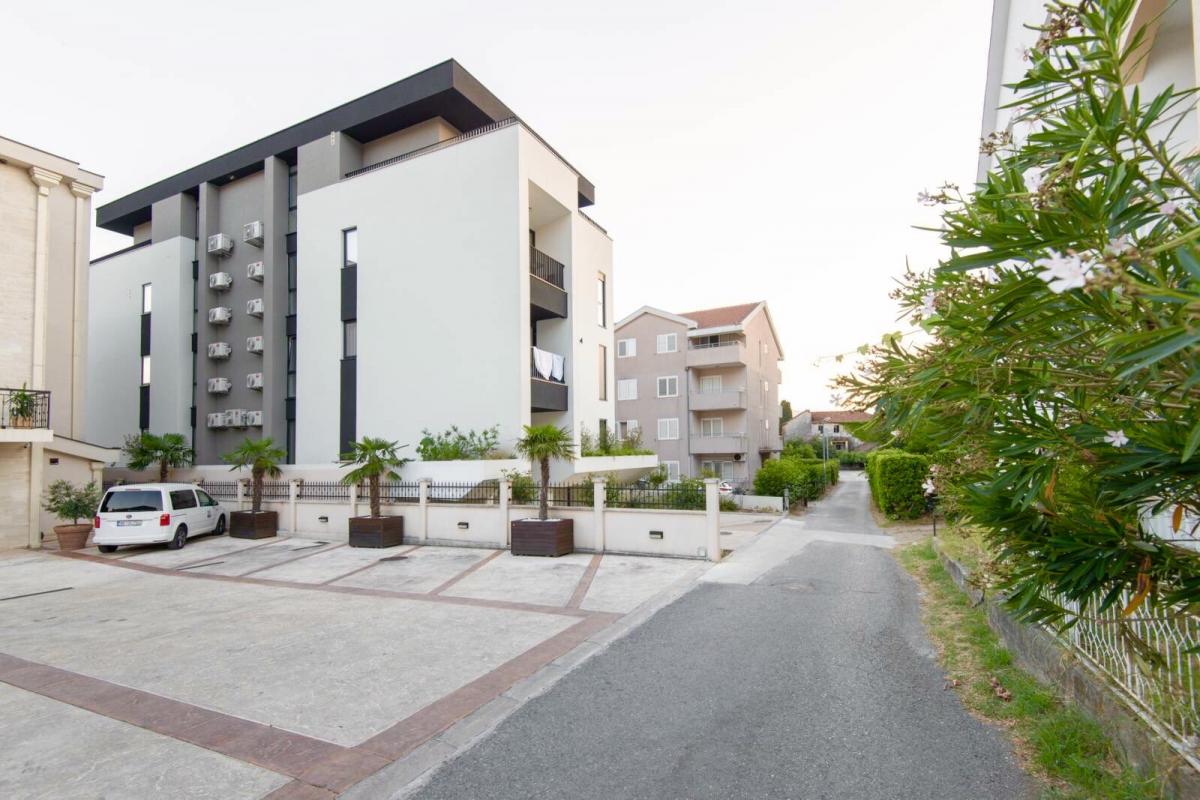 One-Bedroom Apartment for Rent in Tivat – Prime Location 7