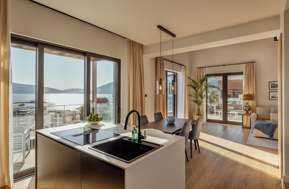 Luxury Penthouse with Sea Views in Porto Montenegro 13