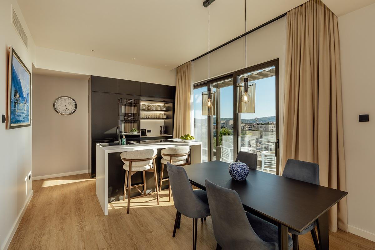 Luxury Penthouse with Sea Views in Porto Montenegro 18