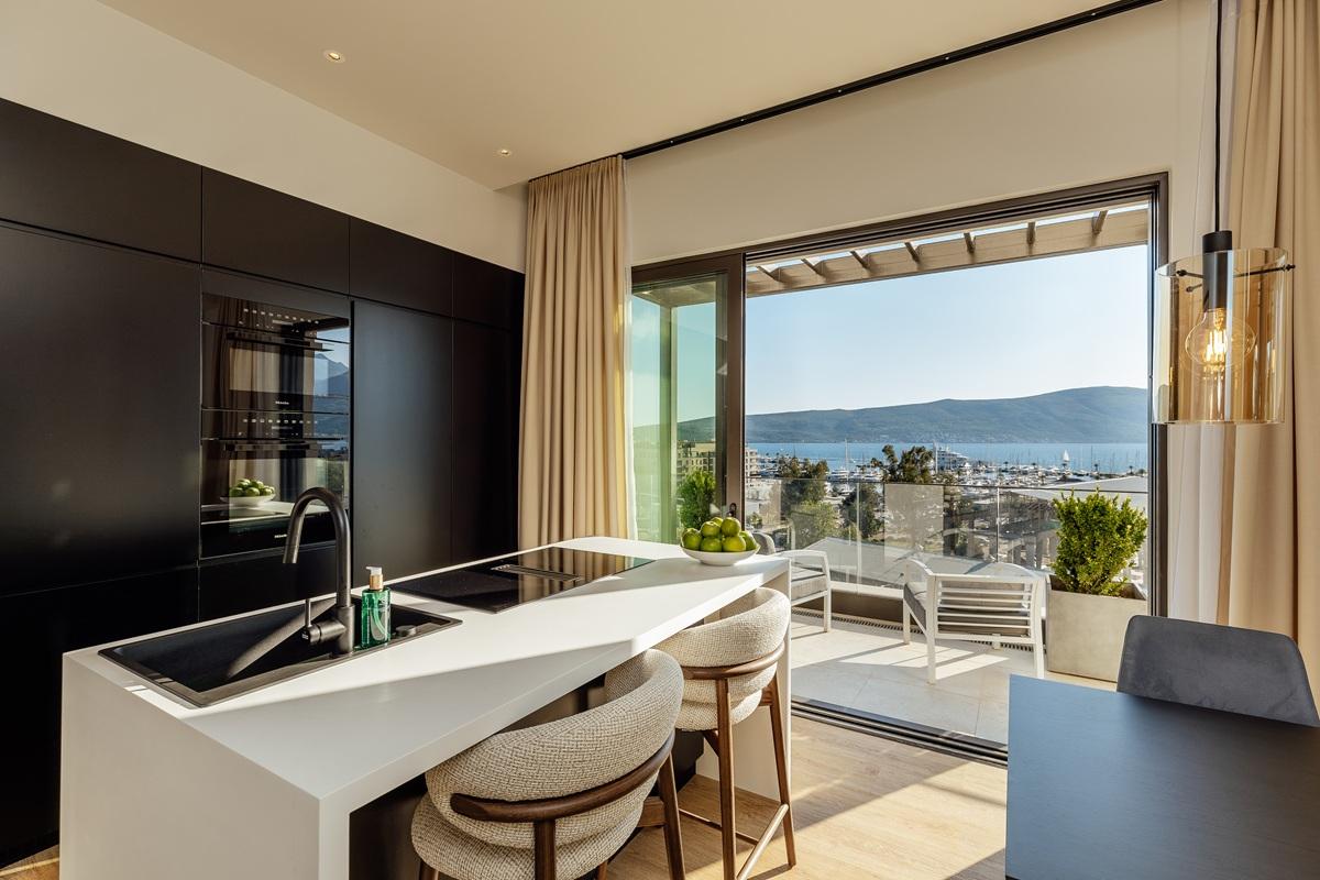 Luxury Penthouse with Sea Views in Porto Montenegro 19