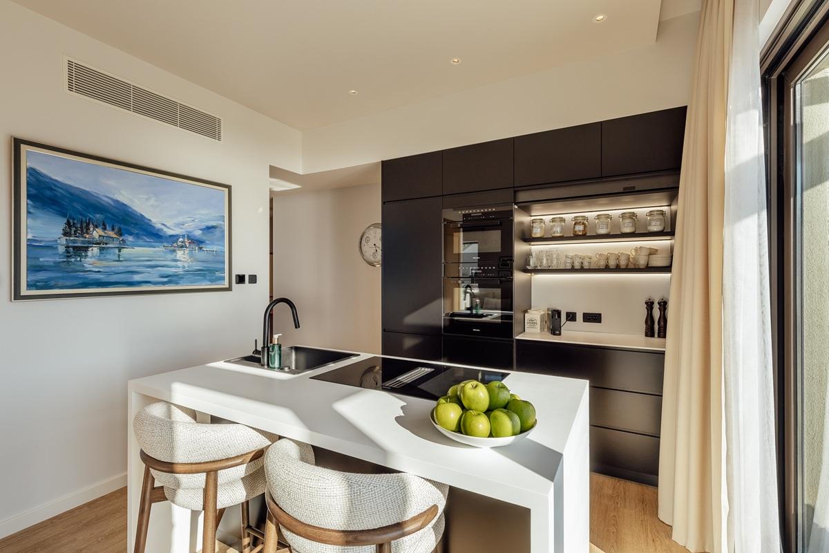 Luxury Penthouse with Sea Views in Porto Montenegro 22