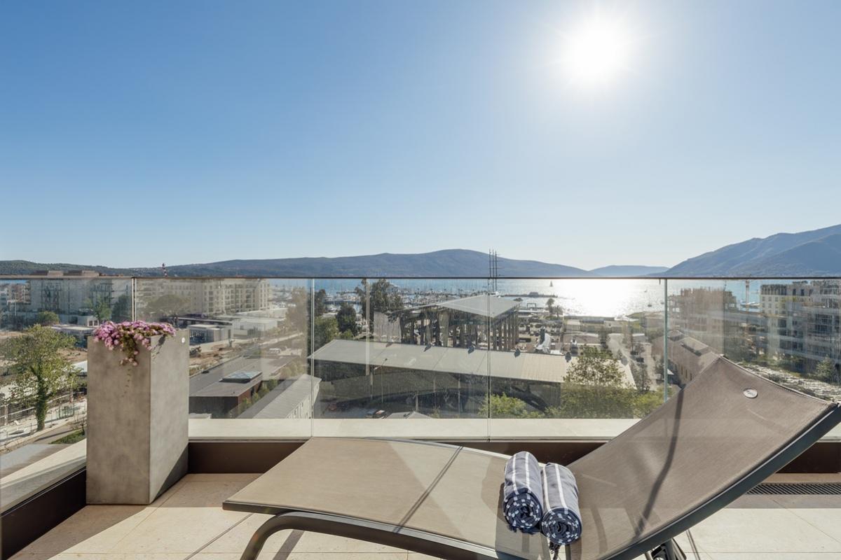 Luxury Penthouse with Sea Views in Porto Montenegro 29