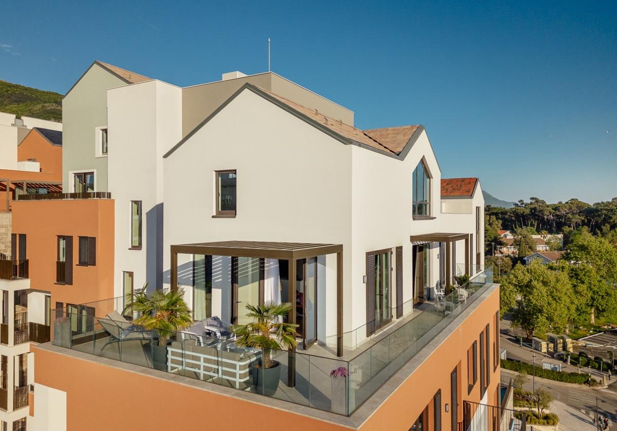 Luxury Penthouse with Sea Views in Porto Montenegro 4