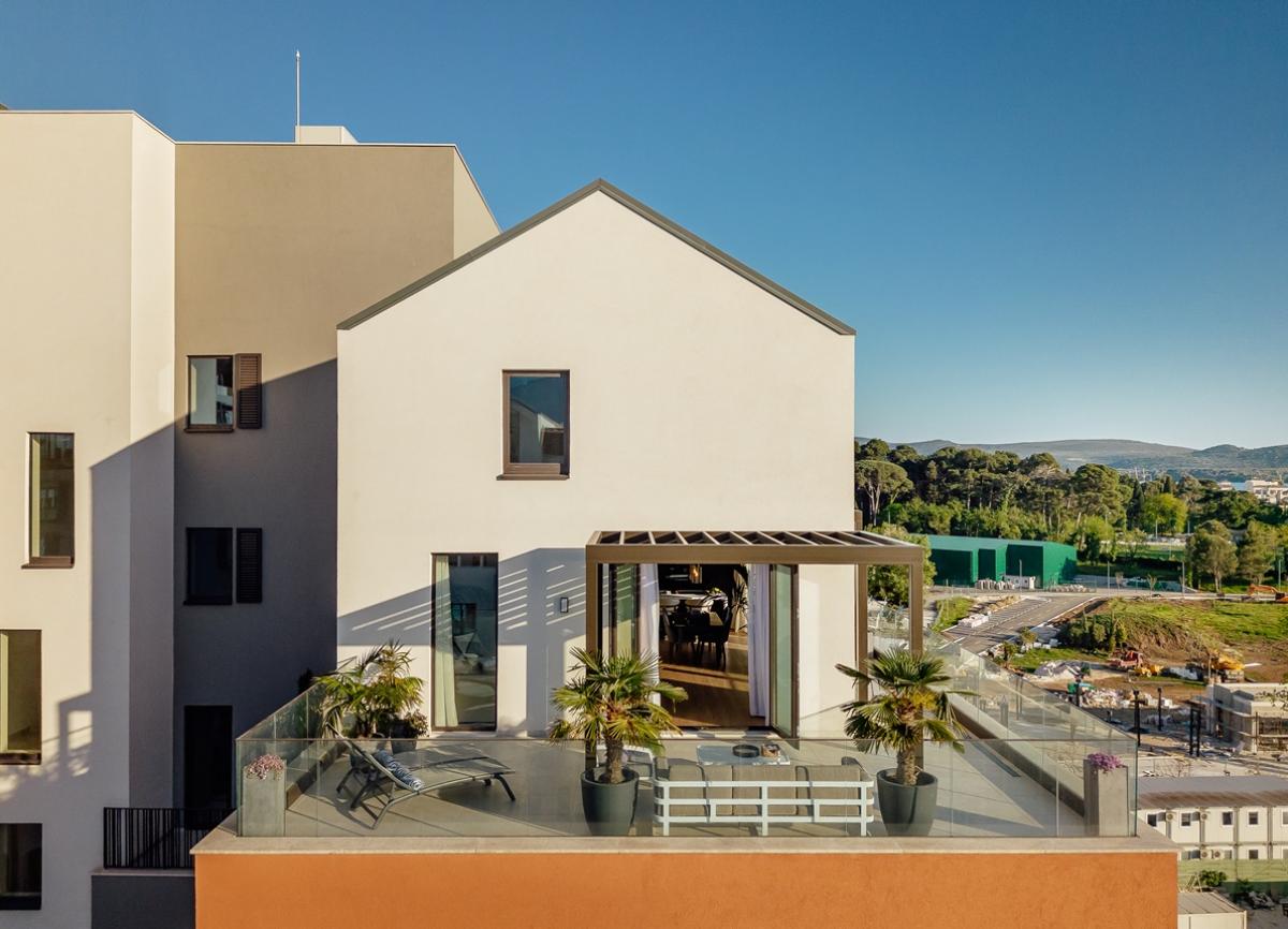 Luxury Penthouse with Sea Views in Porto Montenegro 5