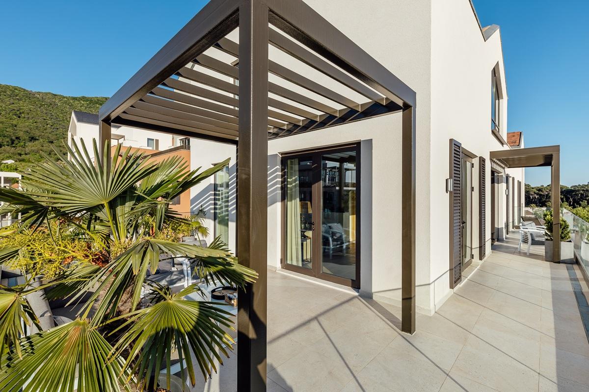 Luxury Penthouse with Sea Views in Porto Montenegro 43