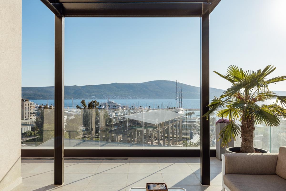 Luxury Penthouse with Sea Views in Porto Montenegro 45