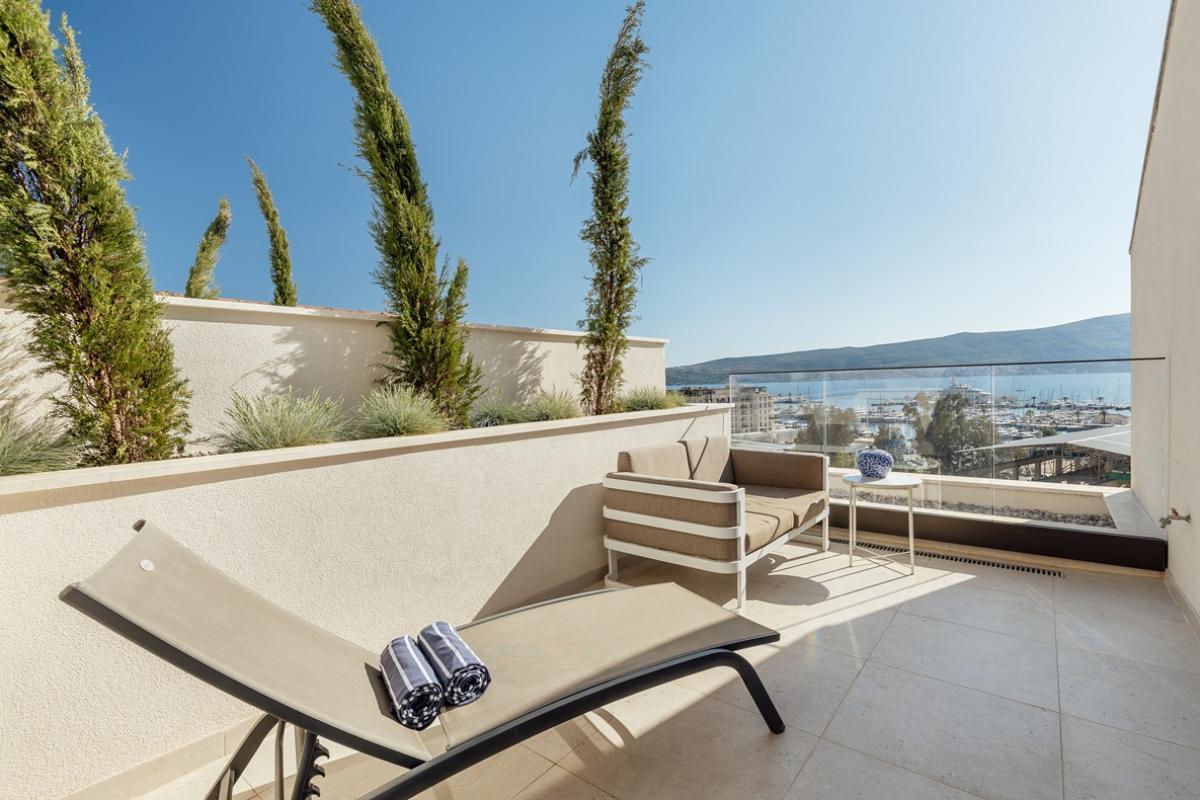 Luxury Penthouse with Sea Views in Porto Montenegro 46