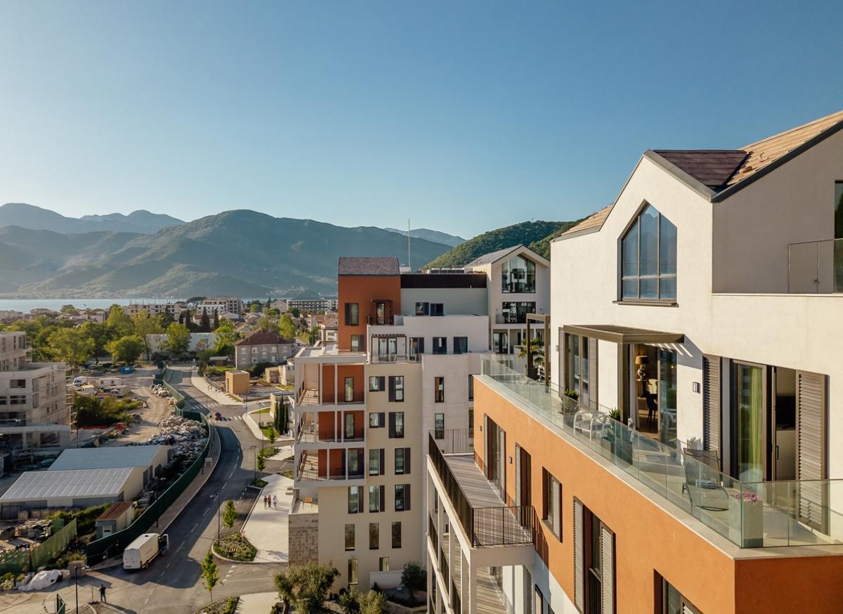 Luxury Penthouse with Sea Views in Porto Montenegro 6