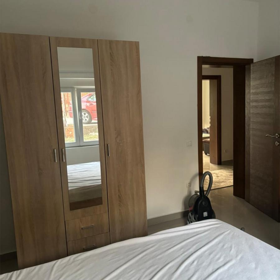 Dvosoban stan u Baru, 85m² 2