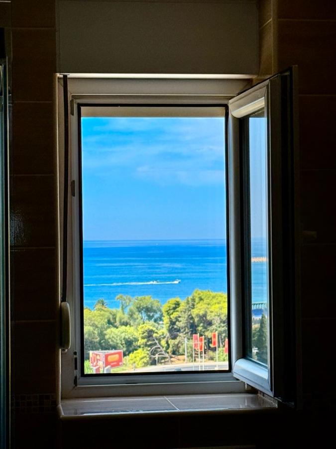 For sale: Two-bedroom apartment with panoramic sea view