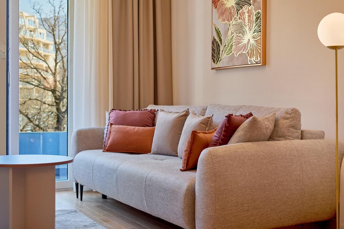 One-Bedroom Apartment with Sea View 3