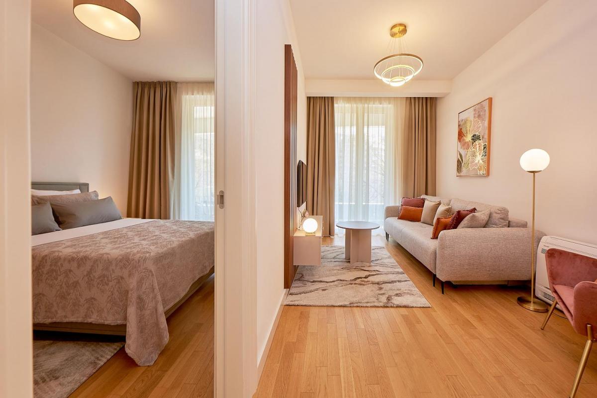 One-Bedroom Apartment with Sea View 7