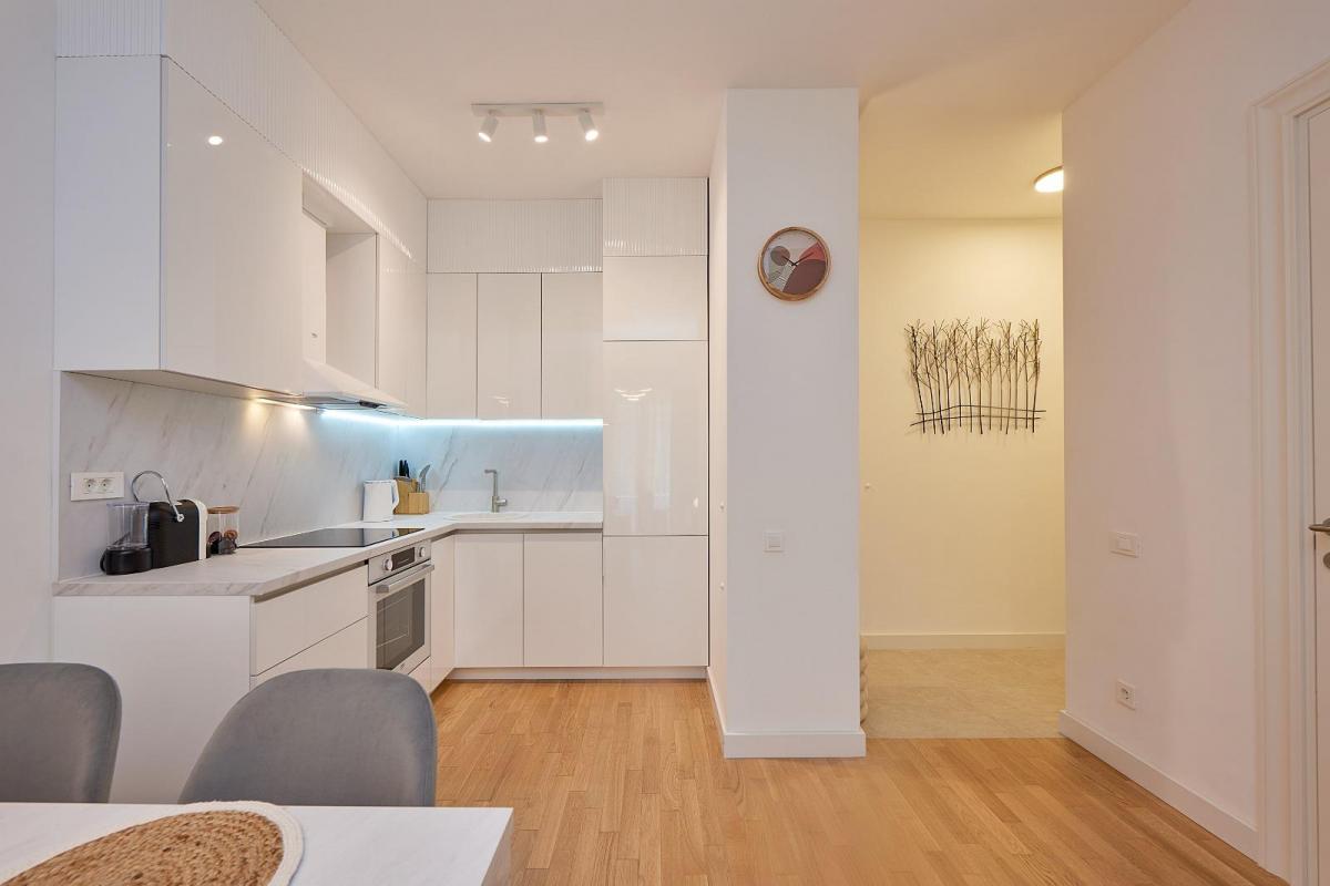 One-Bedroom Apartment with Sea View 8