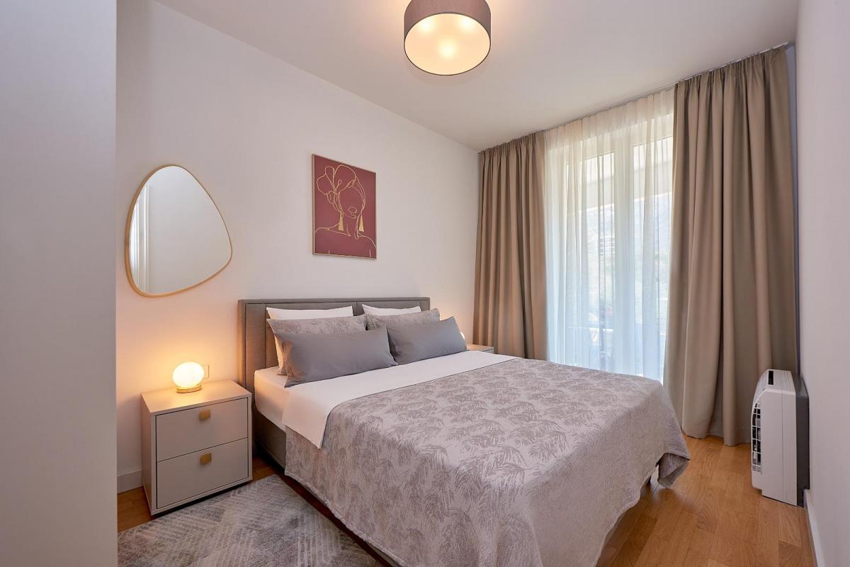 One-Bedroom Apartment with Sea View 10