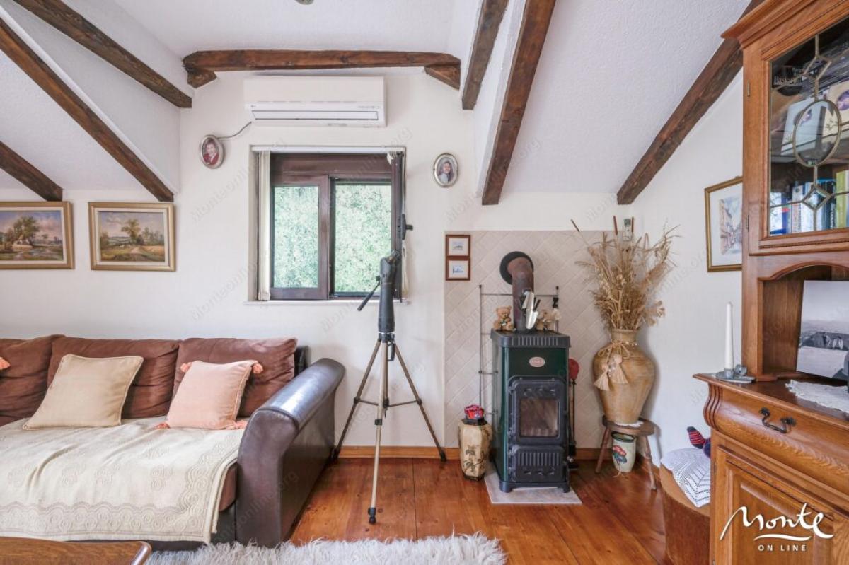 Beautiful three-story holiday house with panoramic sea view in the village of Stoliv 18