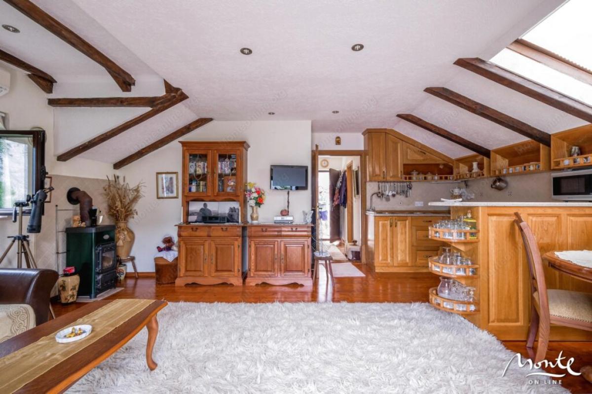 Beautiful three-story holiday house with panoramic sea view in the village of Stoliv 24