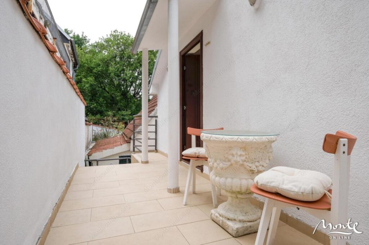 Beautiful three-story holiday house with panoramic sea view in the village of Stoliv 7