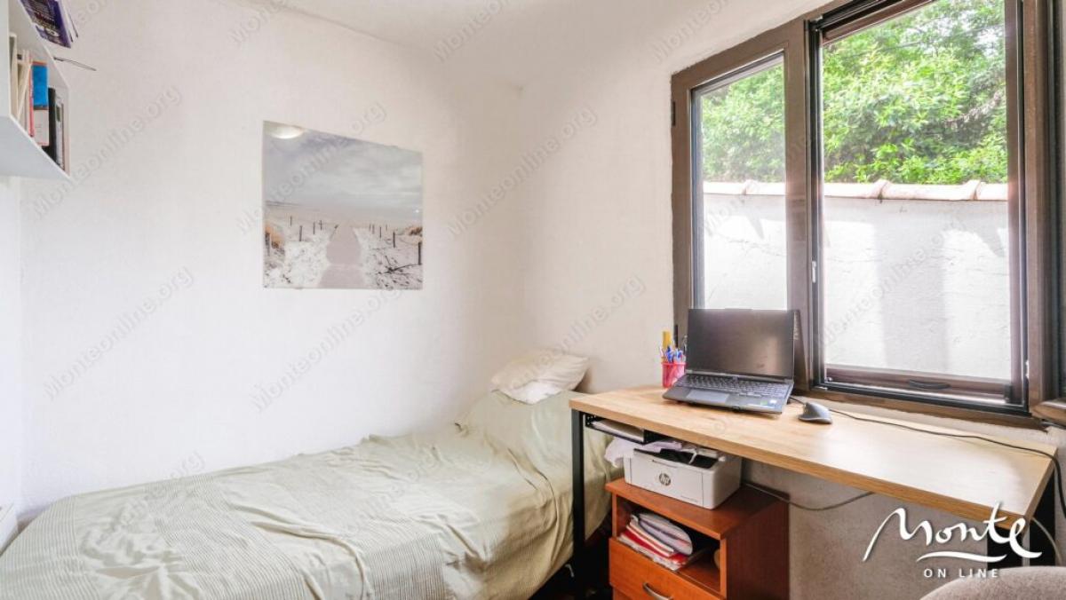 Small, three-story house with panoramic views in the village of Stoliv 12