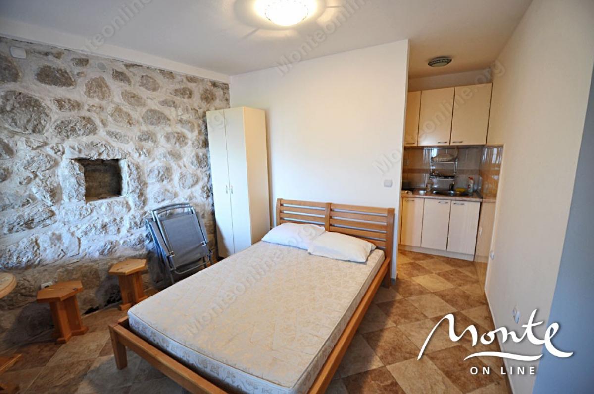 Renovated stone house a few steps from the sea 13