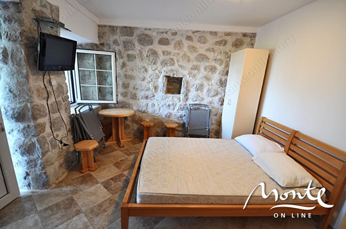 Renovated stone house a few steps from the sea 14