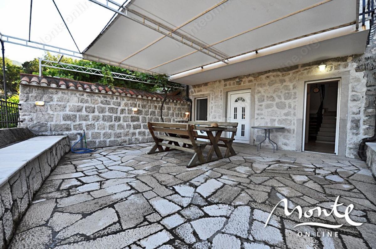 Renovated stone house a few steps from the sea 3