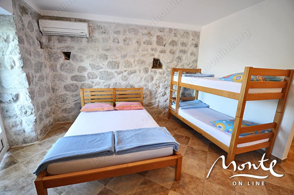 Renovated stone house a few steps from the sea 6