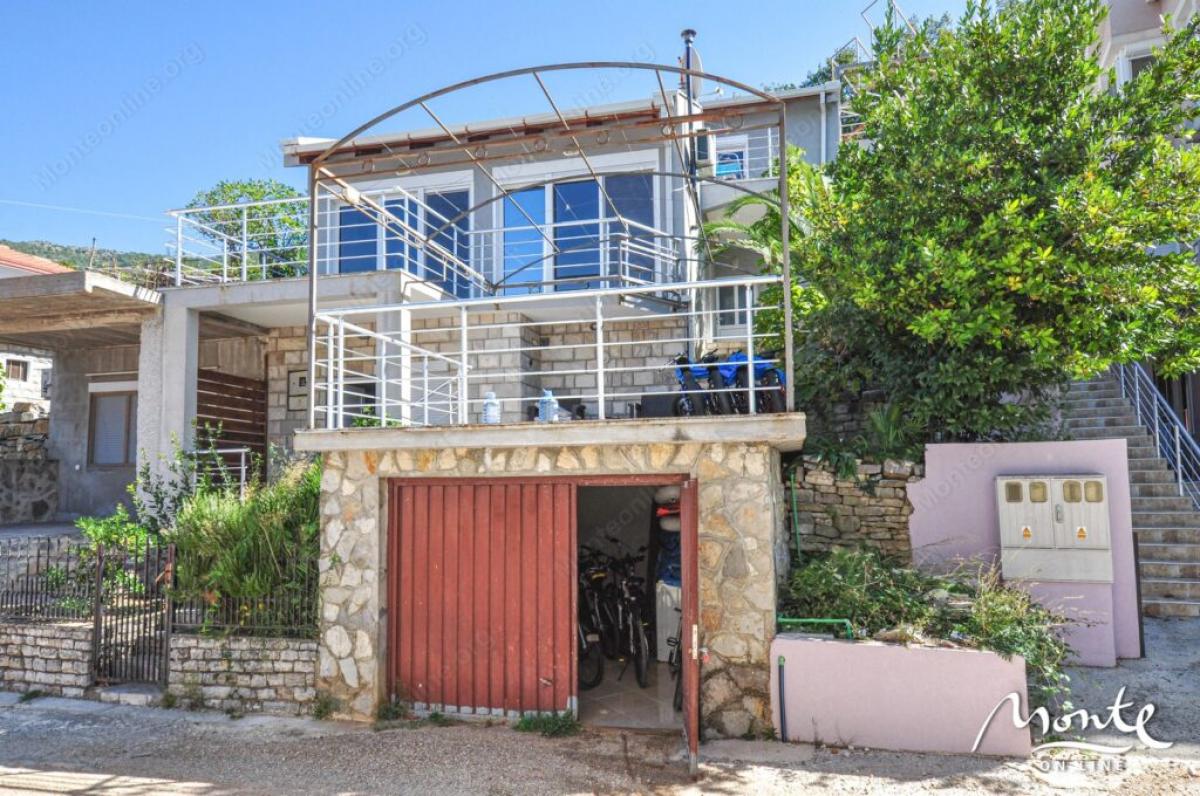 Family 3-storey house with garage and view of the bay in Lepetane, Tivat 2