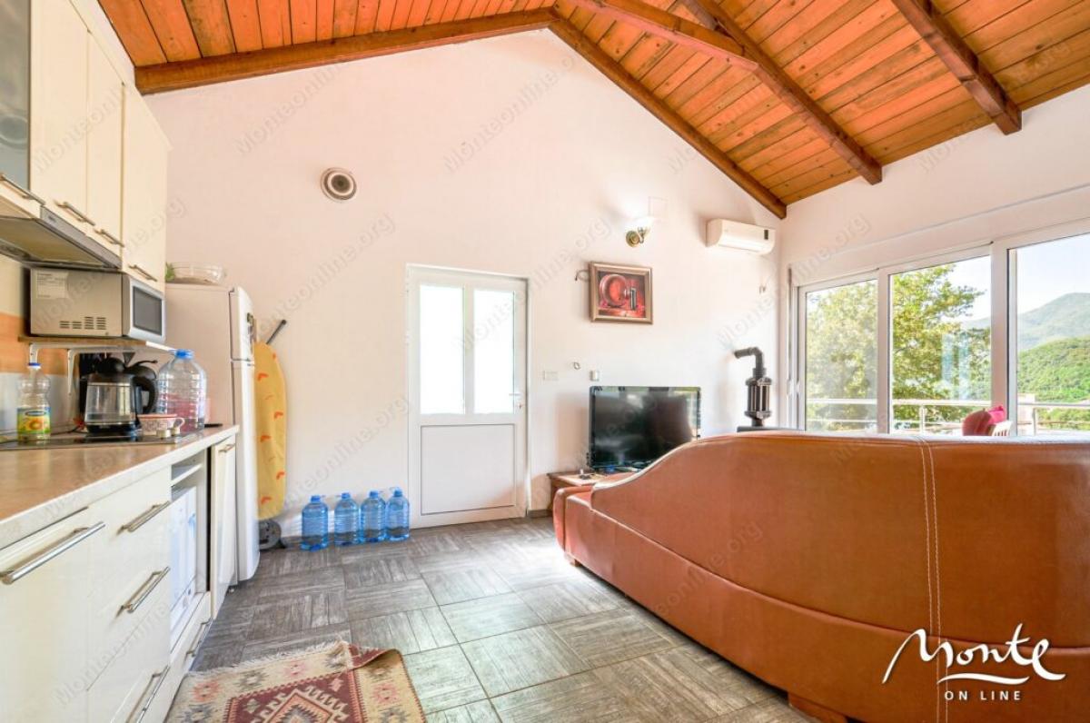 Family 3-storey house with garage and view of the bay in Lepetane, Tivat 14