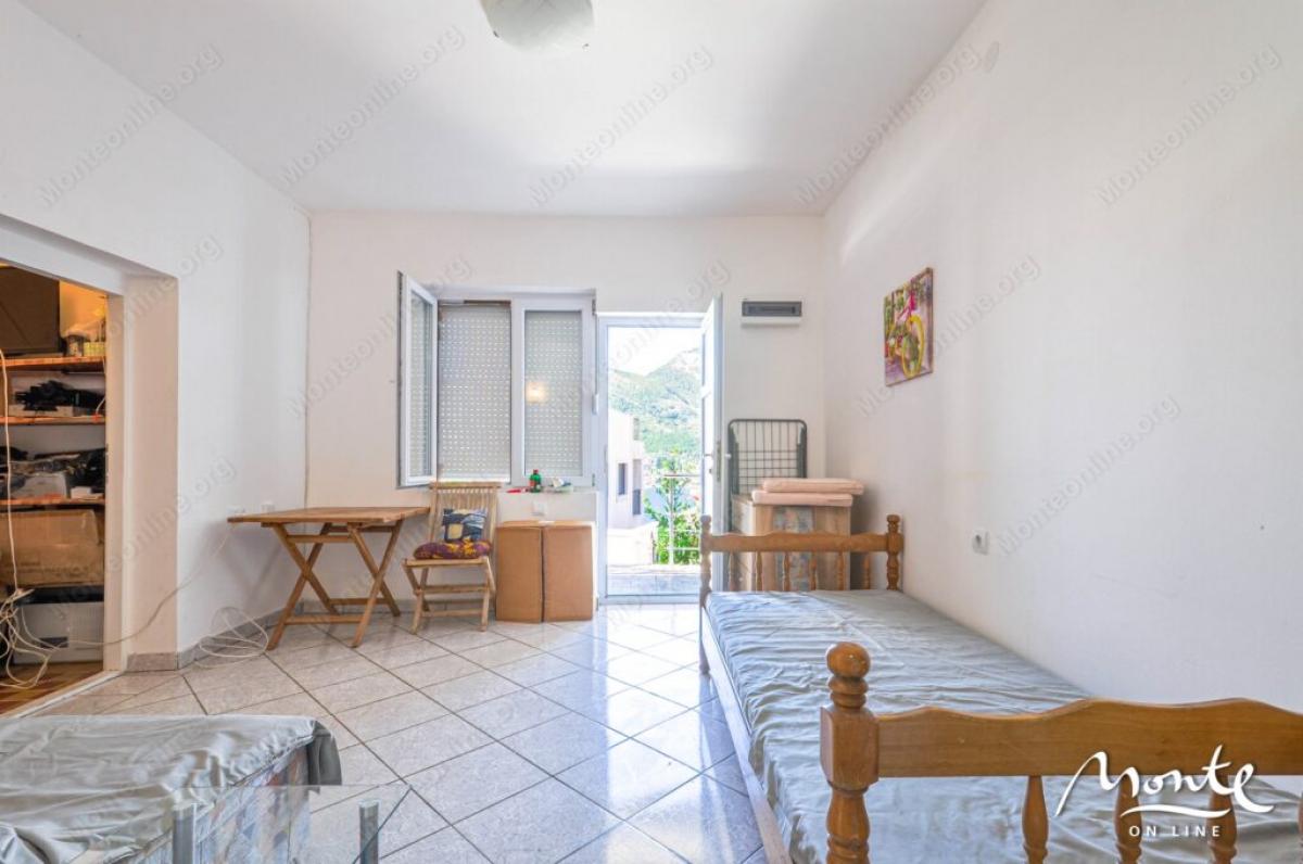 Family 3-storey house with garage and view of the bay in Lepetane, Tivat 19