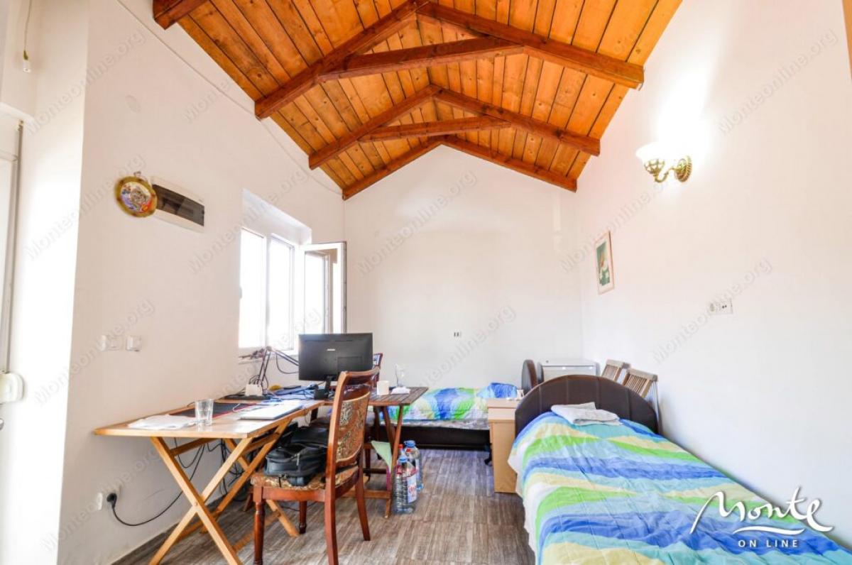 Family 3-storey house with garage and view of the bay in Lepetane, Tivat 25