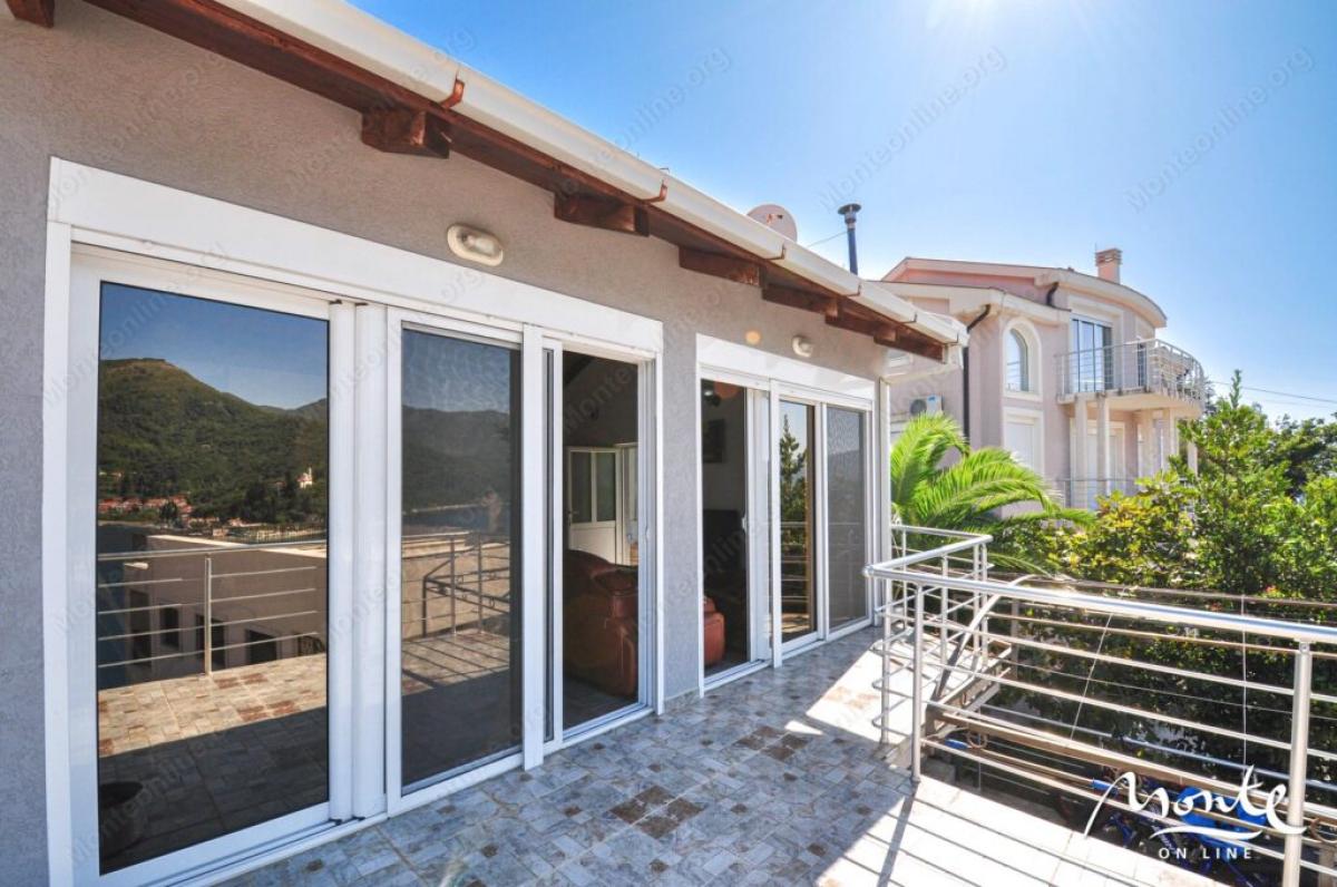 Family 3-storey house with garage and view of the bay in Lepetane, Tivat 26