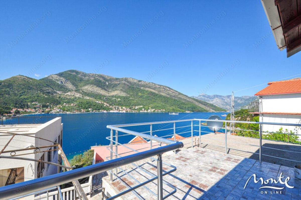 Family 3-storey house with garage and view of the bay in Lepetane, Tivat 27
