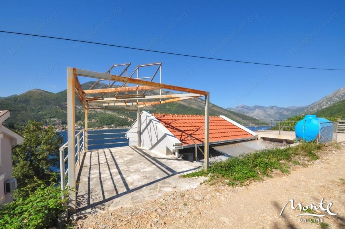 Family 3-storey house with garage and view of the bay in Lepetane, Tivat 29