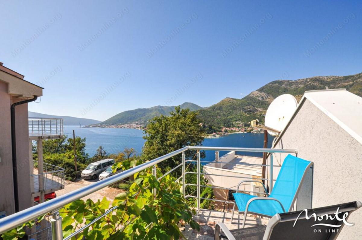 Family 3-storey house with garage and view of the bay in Lepetane, Tivat 30