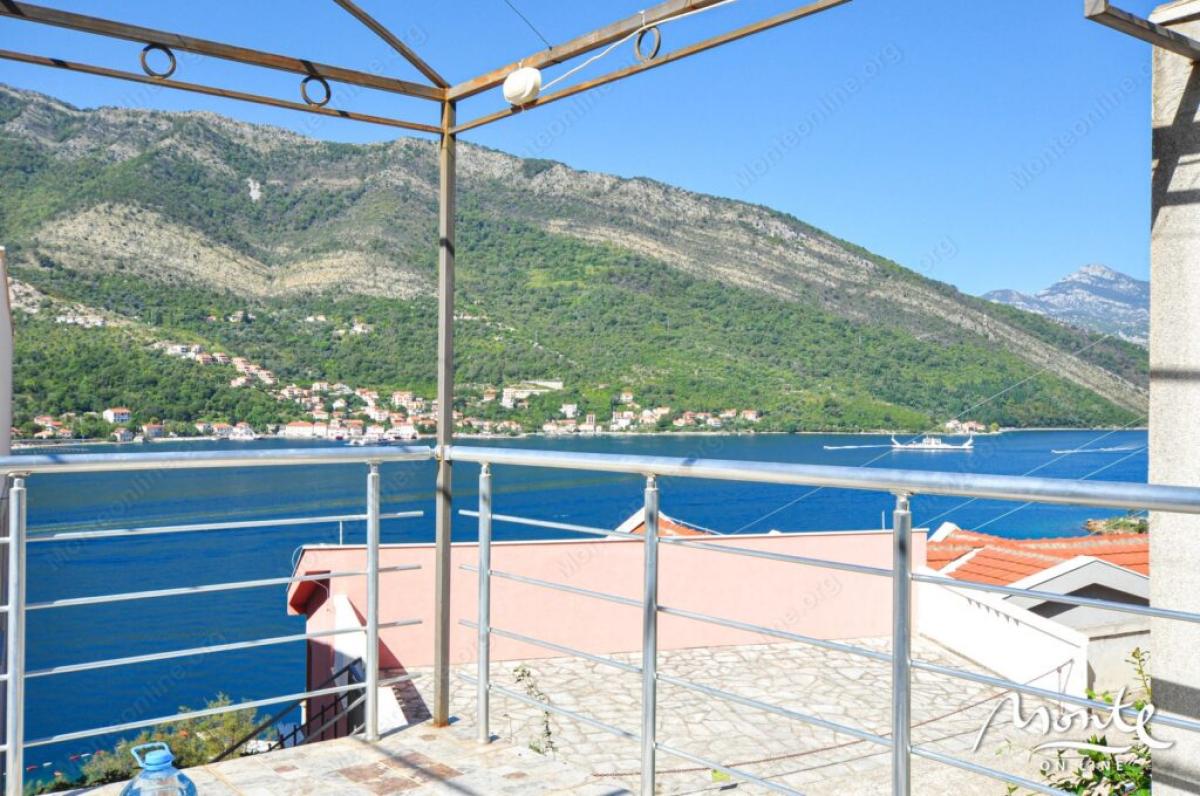 Family 3-storey house with garage and view of the bay in Lepetane, Tivat 34