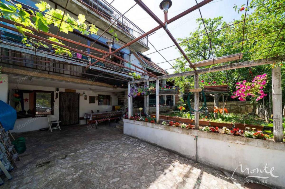 Kuća u Tivtu, 250m² 2
