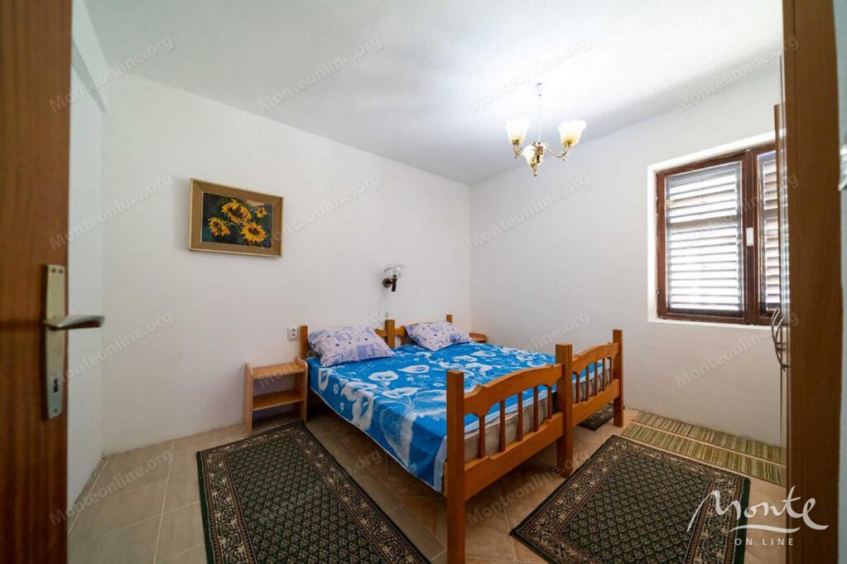 Kuća u Tivtu, 250m² 10