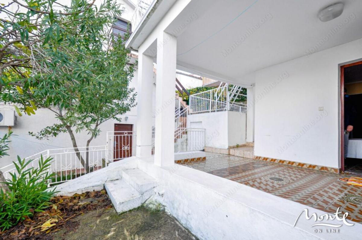 Large house with panoramic views in Krasici 2
