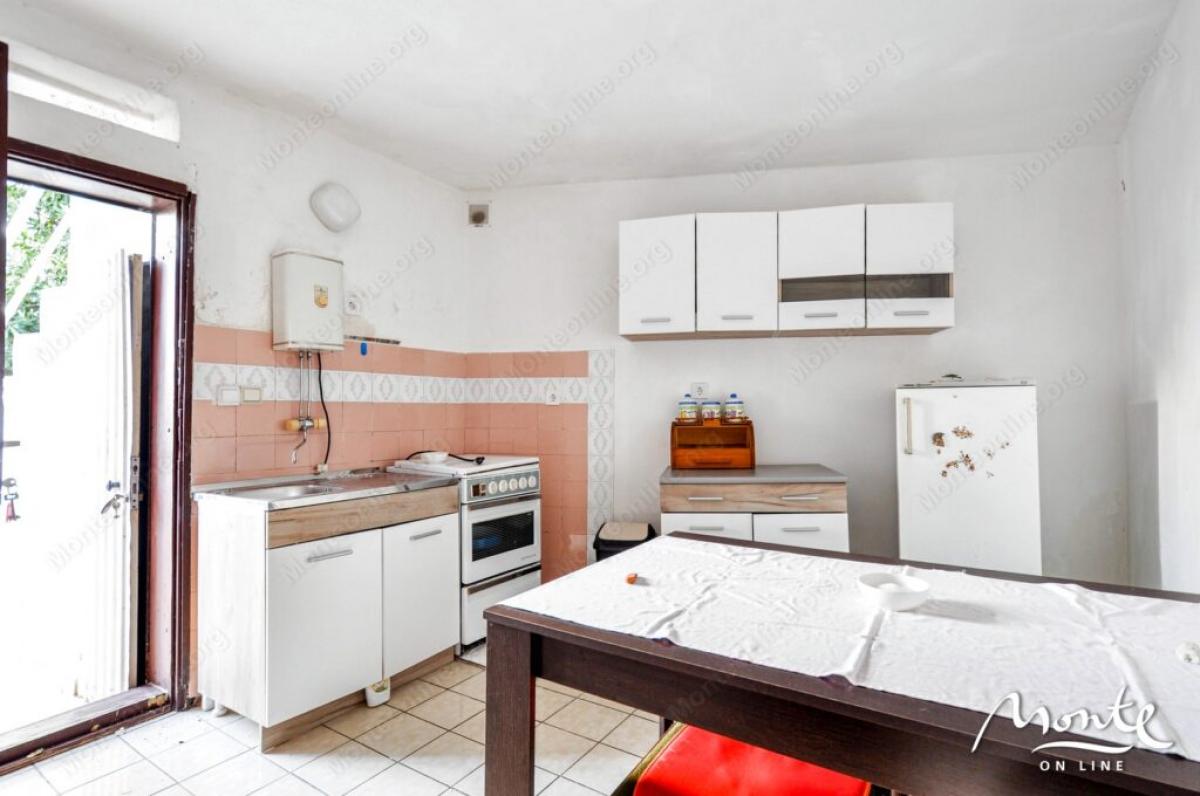 Large house with panoramic views in Krasici 19