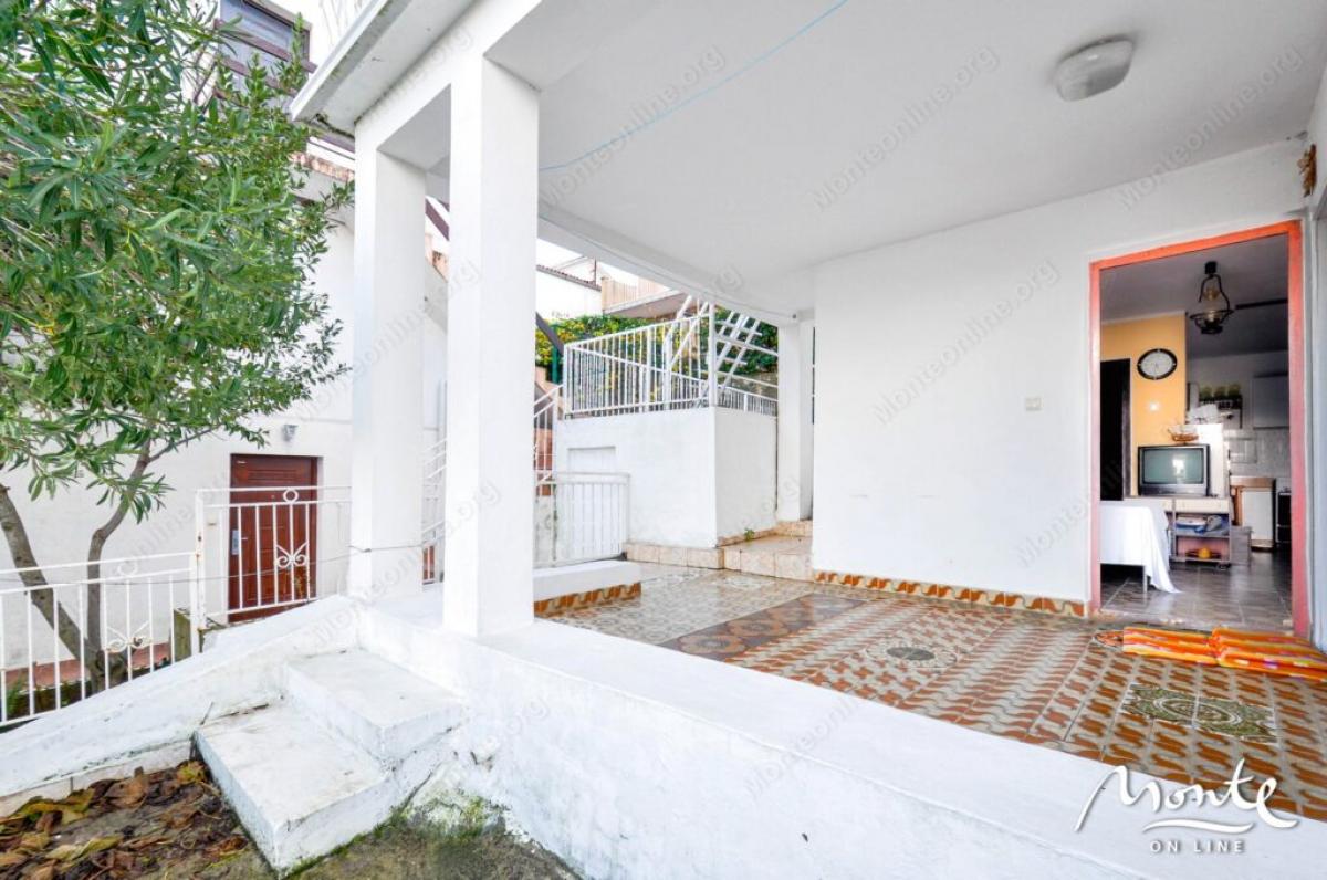 Large house with panoramic views in Krasici 4