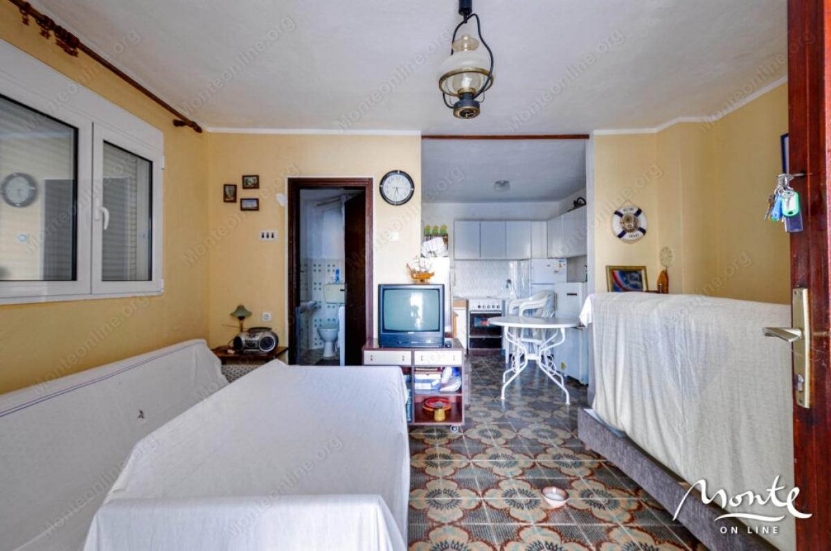Large house with panoramic views in Krasici 5