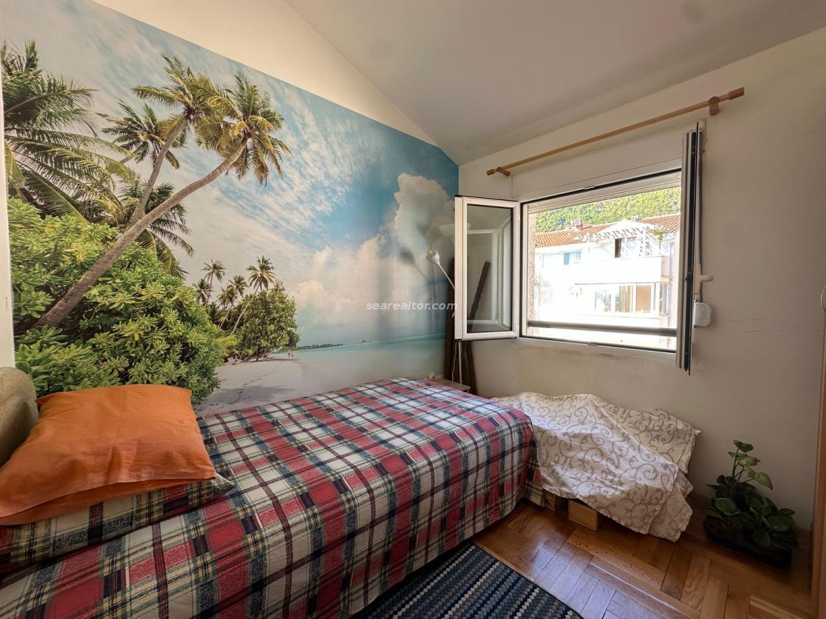 Two-room apartment with sea view and parking, Budva, Lazi 16