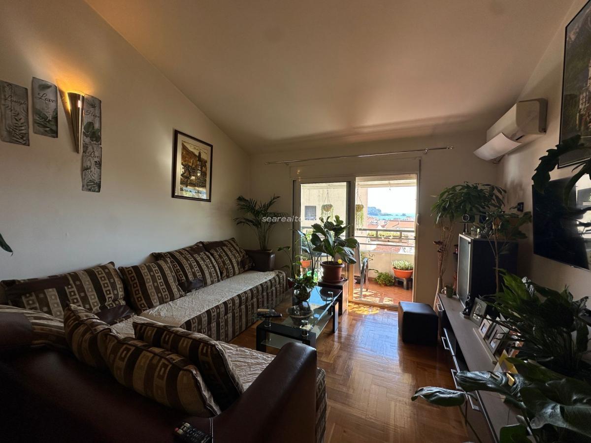 Two-room apartment with sea view and parking, Budva, Lazi 4