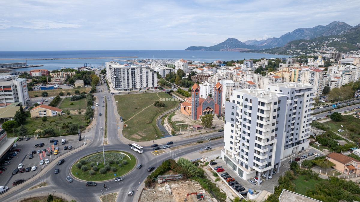 Two-Bedroom Apartment – 83 m² + Terrace 86 m², Bar 2