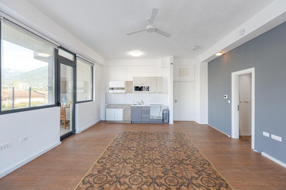 Two-Bedroom Apartment – 83 m² + Terrace 86 m², Bar 5
